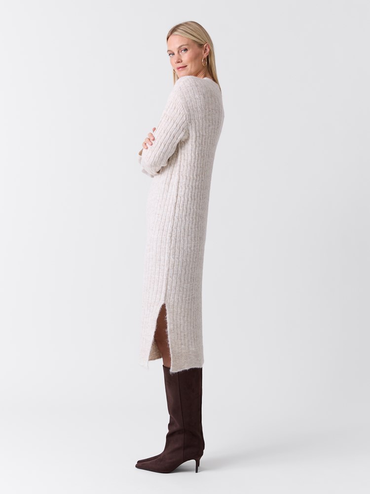 Lana kjole 7517220_T96-VAVITE-W26-Modell-Front_chn=match_1369_Lana kjole T96.jpg_Front||Front