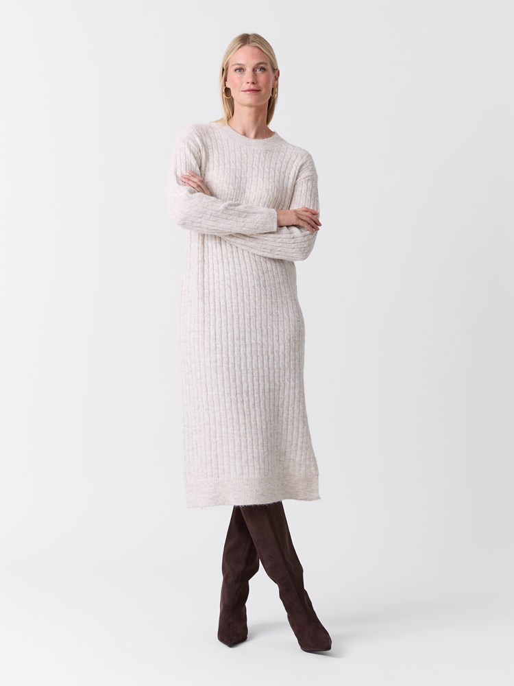 Lana kjole 7517220_T96-VAVITE-W26-Modell-Front_chn=match_3956_Lana kjole T96.jpg_Front||Front