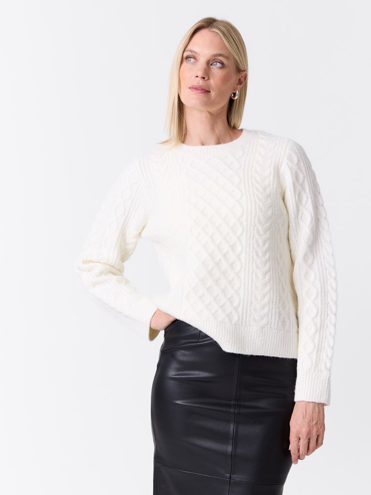Joelle genser 7517227_O79-VAVITE-W26-Modell-Front_chn=match_5288_Joelle genser O79.jpg_Front||Front