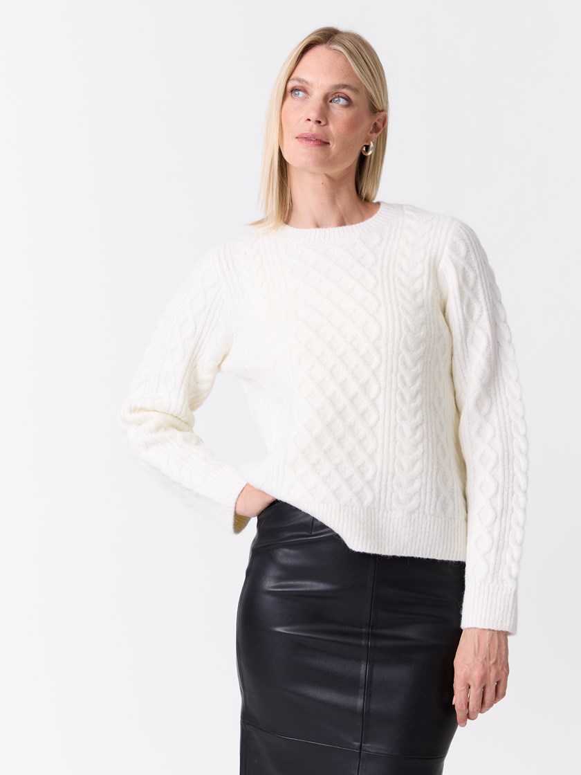7517227 O79 7517227_O79-VAVITE-W26-Modell-Front_chn=match_5288_Joelle genser O79.jpg_Front||Front