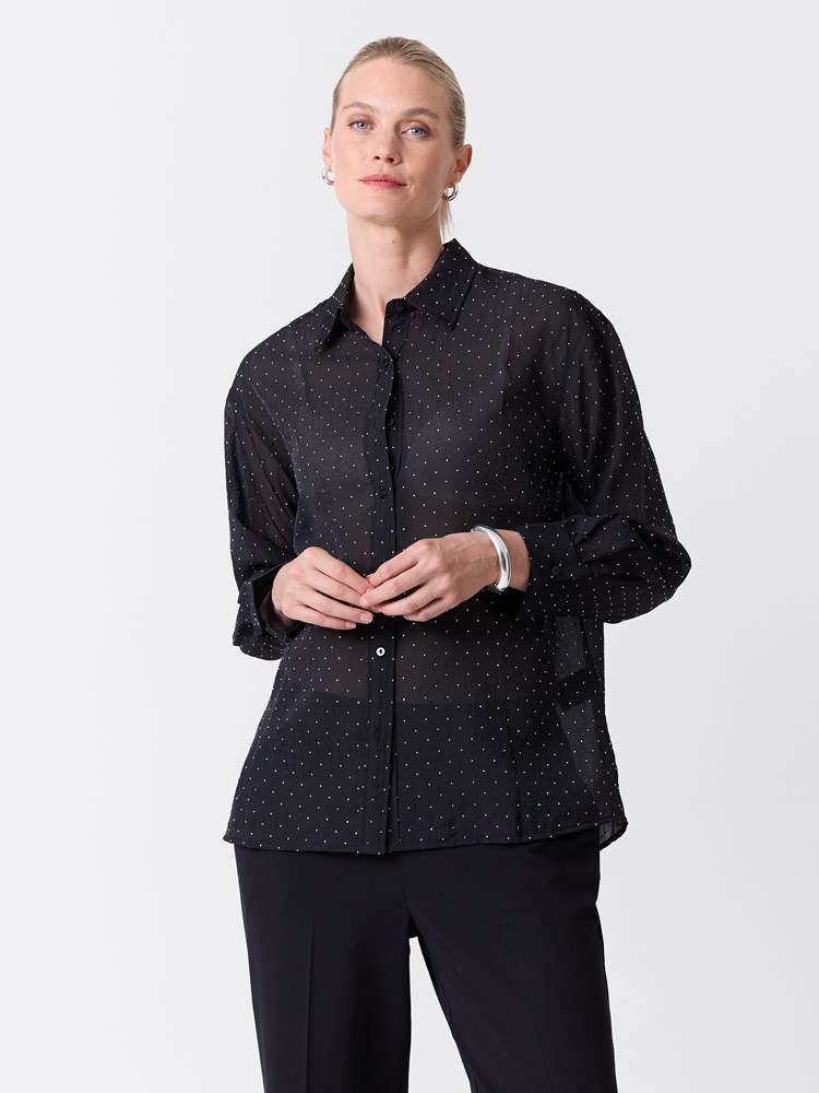 Lexie skjorte 7517247_ID2-VAVITE-W26-Modell-Front_chn=match_1680_Lexie skjorte ID2.jpg_Front||Front