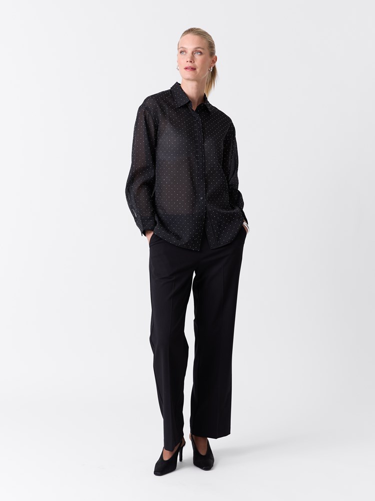 Lexie skjorte 7517247_ID2-VAVITE-W26-Modell-Front_chn=match_575_Lexie skjorte ID2.jpg_Front||Front