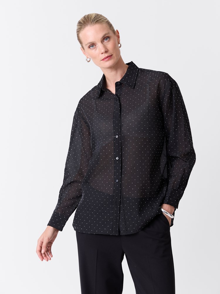 Lexie skjorte 7517247_ID2-VAVITE-W26-Modell-Front_chn=match_7429_Lexie skjorte ID2.jpg_Front||Front