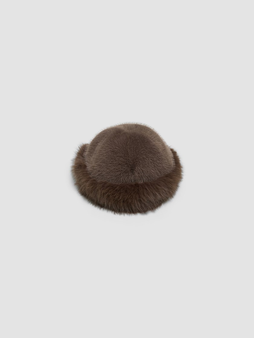 7517269 AHK 7517269_AHK-VAVITE-W26-Front_1045_Hailee hatt_Hailee hatt AHK.jpg_Front||Front