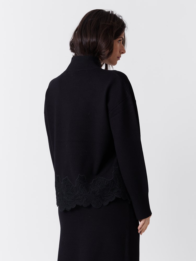 Lavina genser 7517336_ID2-MARIEPHILIPPE-W26-Modell-Front_chn=match_5016_Lavina genser ID2.jpg_Front||Front