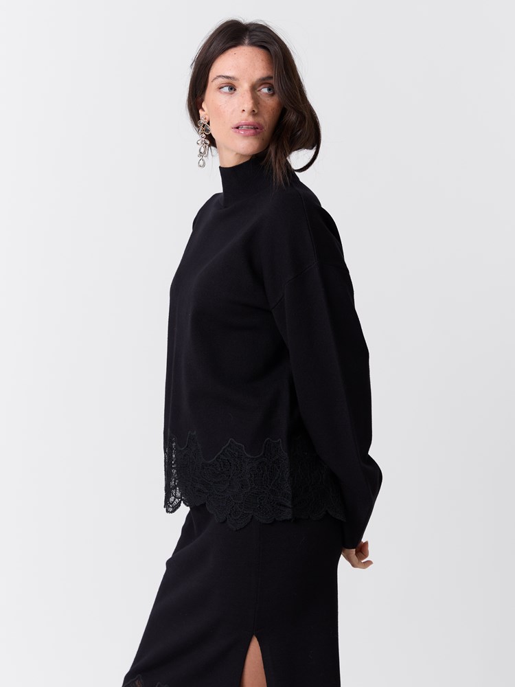 Lavina genser 7517336_ID2-MARIEPHILIPPE-W26-Modell-Front_chn=match_8644_Lavina genser ID2.jpg_Front||Front