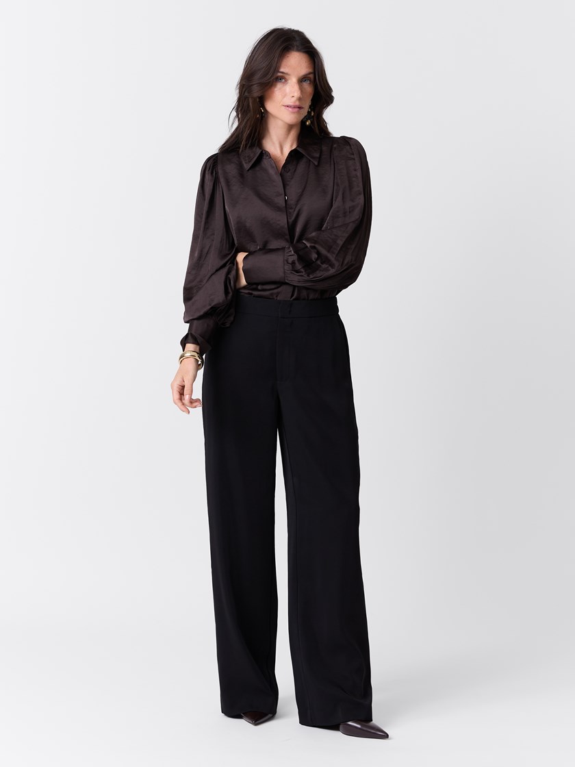 7517558 AIJ 7517558_AIJ-MARIEPHILIPPE-W26-Modell-Front_chn=match_1866_Samira bluse AIJ.jpg_Front||Front