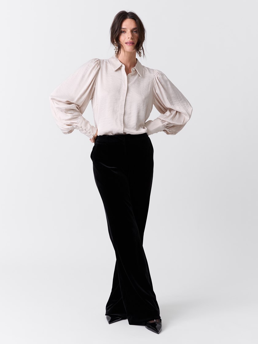 7517558 T96 7517558_T96-MARIEPHILIPPE-W26-Modell-Front_chn=match_3930_Samira bluse T96.jpg_Front||Front