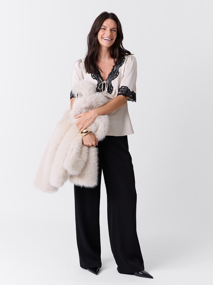 Louise topp 7517601_T96-MARIEPHILIPPE-W26-Modell-Front_chn=match_4913_Louise topp T96.jpg_Front||Front
