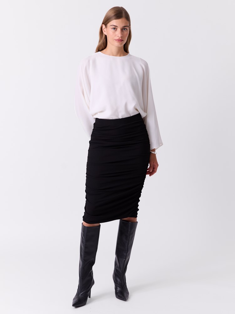 Jane skjørt 7517659_CAB-DONNA-W26-Modell-Front_chn=match_7616_Jane skjørt CAB.jpg_Front||Front