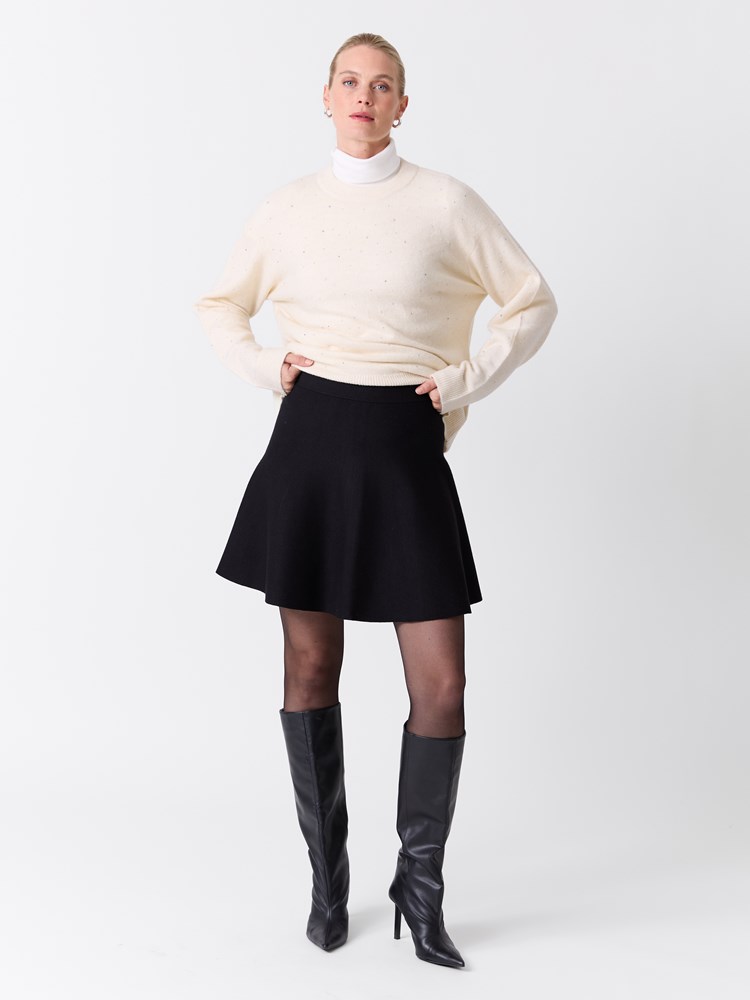 Hanna skjørt 7517714_ID2-VAVITE-W26-Modell-Front_chn=match_7297.jpg_Front||Front