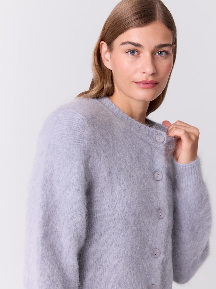 Esme cardigan 7517715_IEY-DONNA-W26-Modell-Front_chn=match_9791_Esme cardigan IEY.jpg_Front