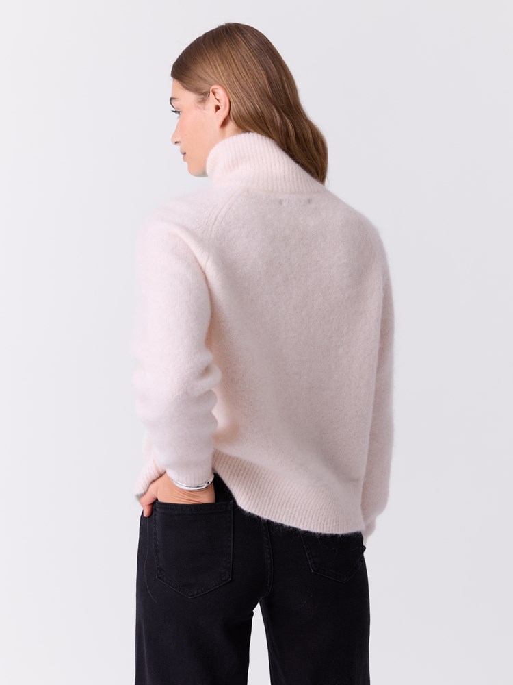 Carmela cardigan 7517759_O75-DONNA-W26-Modell-Front_chn=match_3052_Carmela cardigan O75.jpg_Front||Front