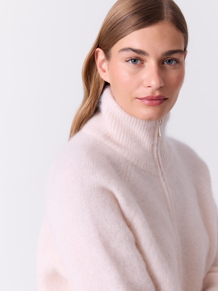 Carmela cardigan 7517759_O75-DONNA-W26-Modell-Front_chn=match_3943_Carmela cardigan O75.jpg_Front||Front