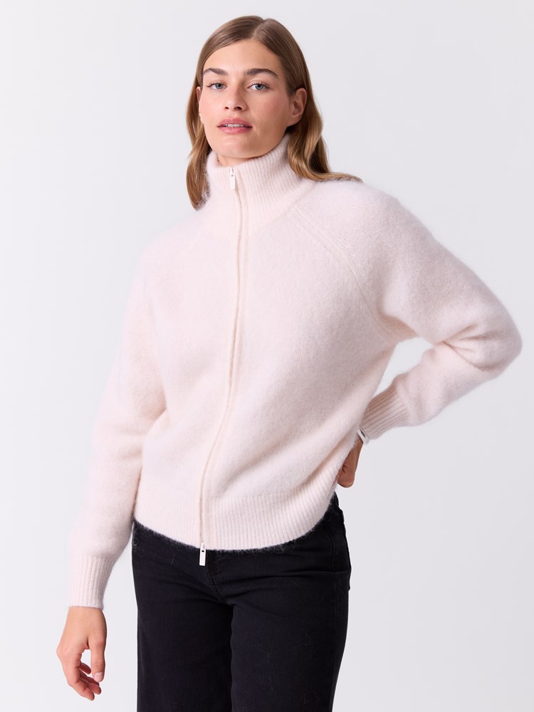 Carmela cardigan 7517759_O75-DONNA-W26-Modell-Front_chn=match_4311_Carmela cardigan O75.jpg_Front||Front