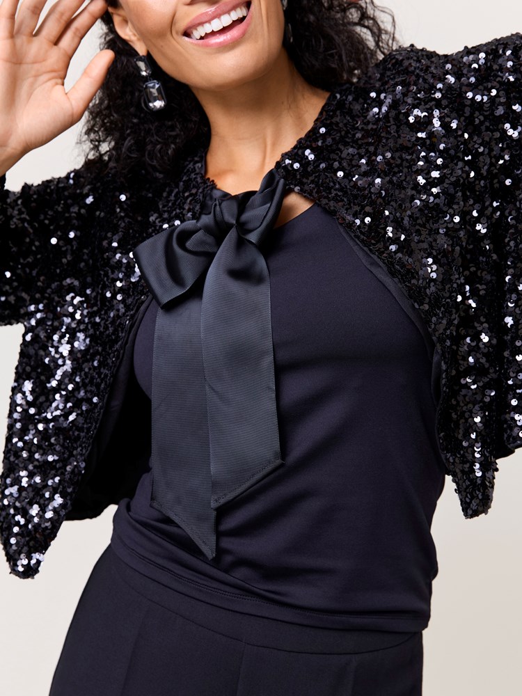 Courtney jakke Bow Cardigan 95_Courtney jakke CAB 7509147.jpg_