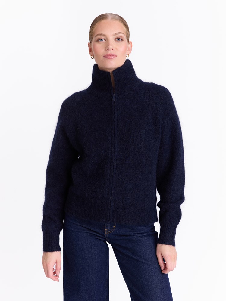 Carmela cardigan carmela_cardigan 13_EM6_Carmela cardigan EM6_Carmela cardigan EM6 7512344.jpg_