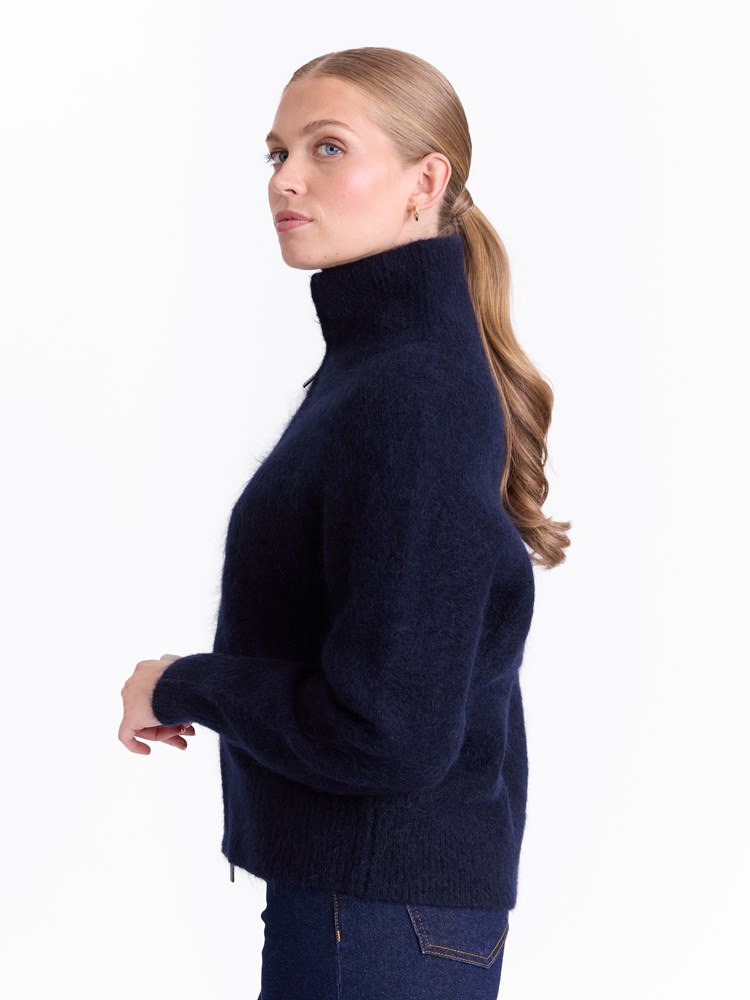 Carmela cardigan carmela_cardigan 19_EM6_Carmela cardigan EM6_Carmela cardigan EM6 7512344.jpg_