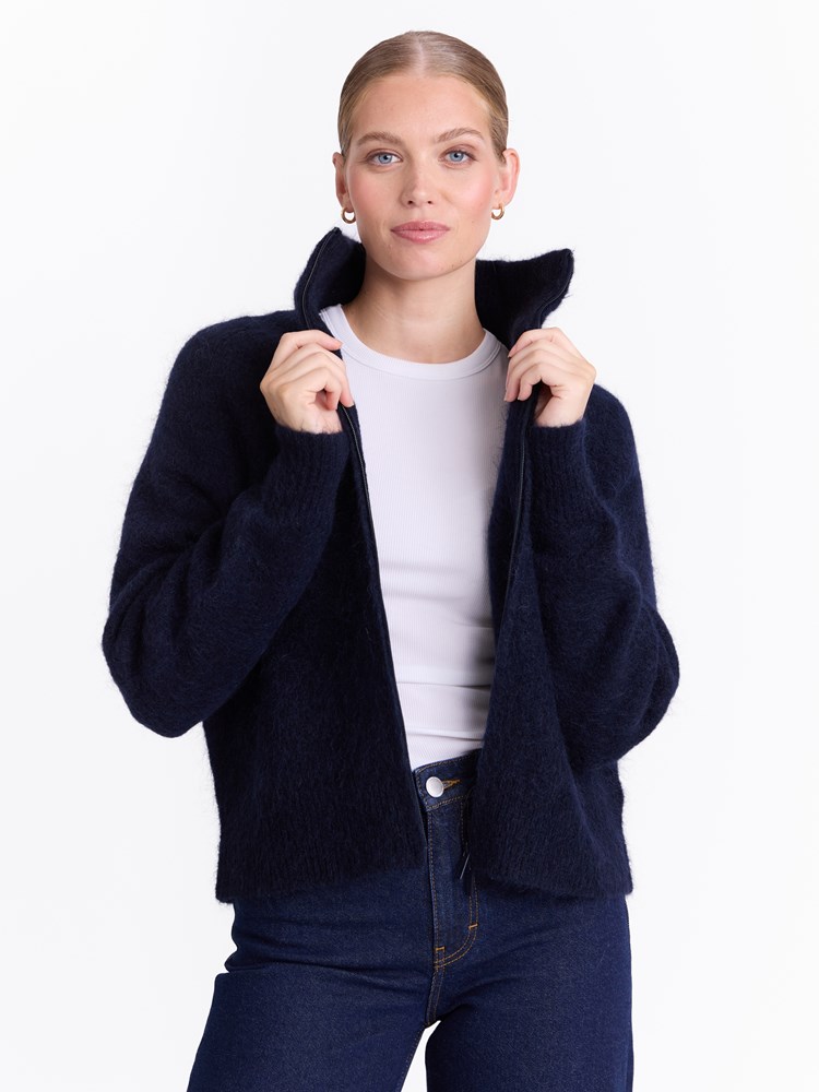 Carmela cardigan carmela_cardigan 9_EM6_Carmela cardigan EM6_Carmela cardigan EM6 7512344.jpg_