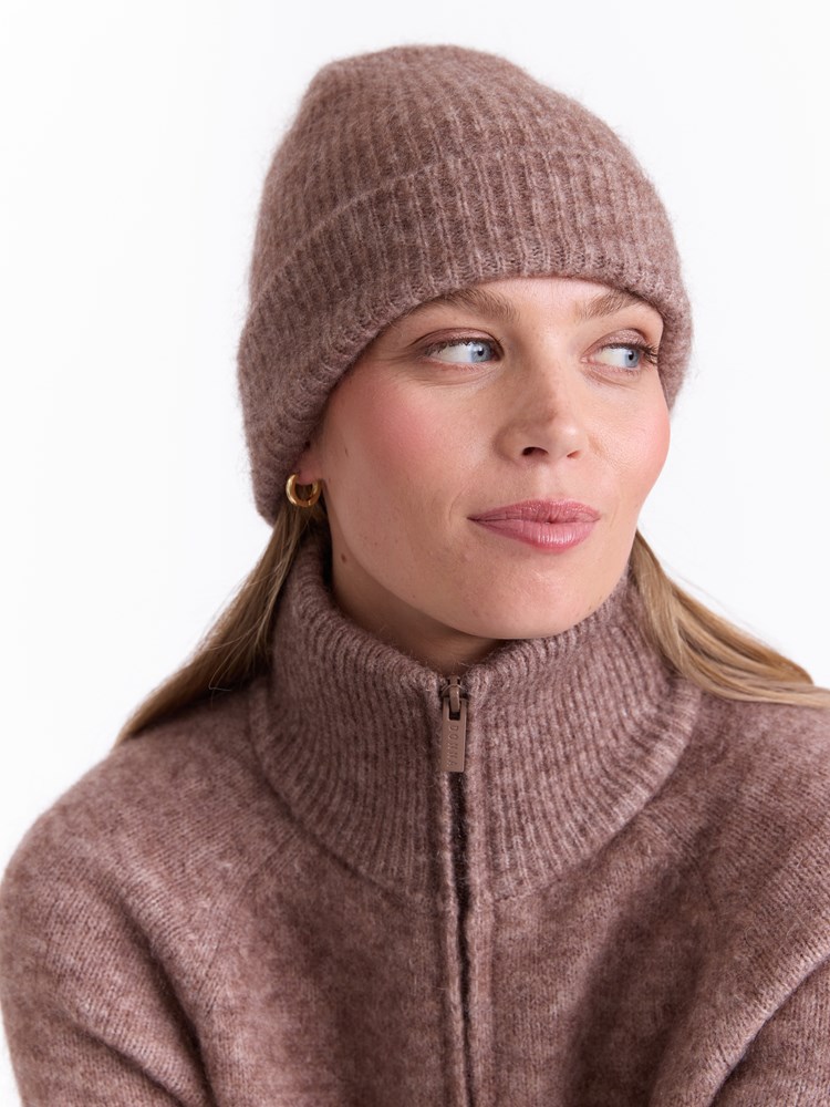 Carmela lue carmela_lue_brun 1_Carmela lue AHG_Carmela lue AHG 7513231.jpg_