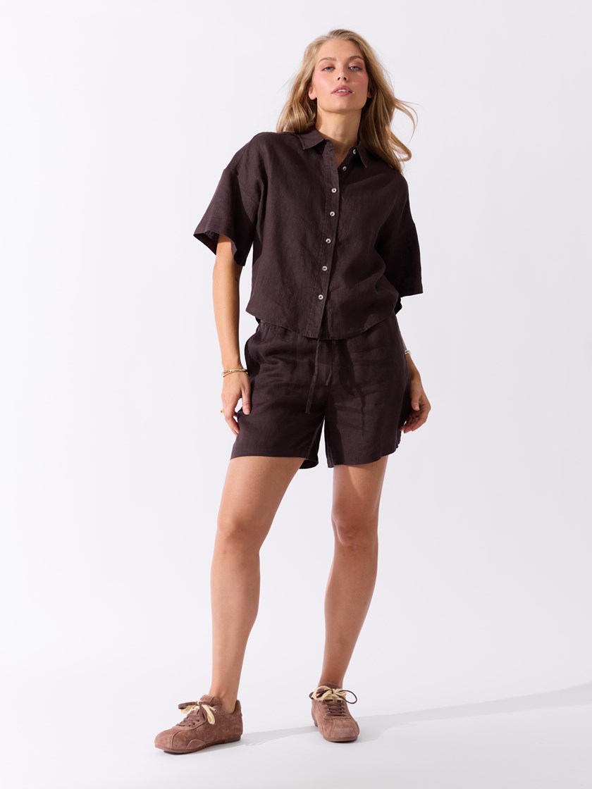 7514679 AIJ Diondra linshorts 5.jpg_