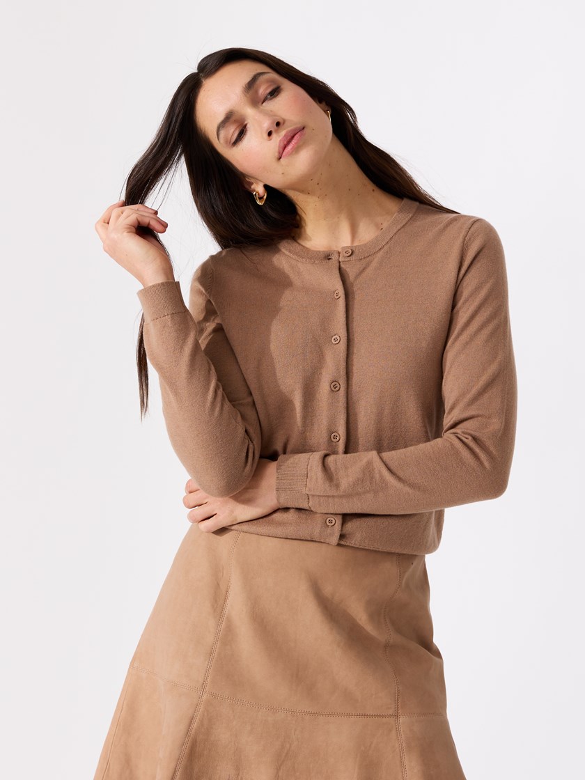 7513881 AEY DIVERSE MP 107_AEY_Olea cardigan AEY_Olea cardigan i merinoblanding AEY_Olea cardigan i merinoblanding AEY 7513881.jpg_