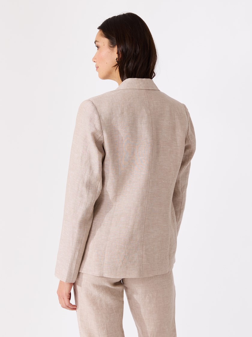 7513942 I5C DIVERSE MP 10_I5C_Meghan linblazer I5C.jpg_