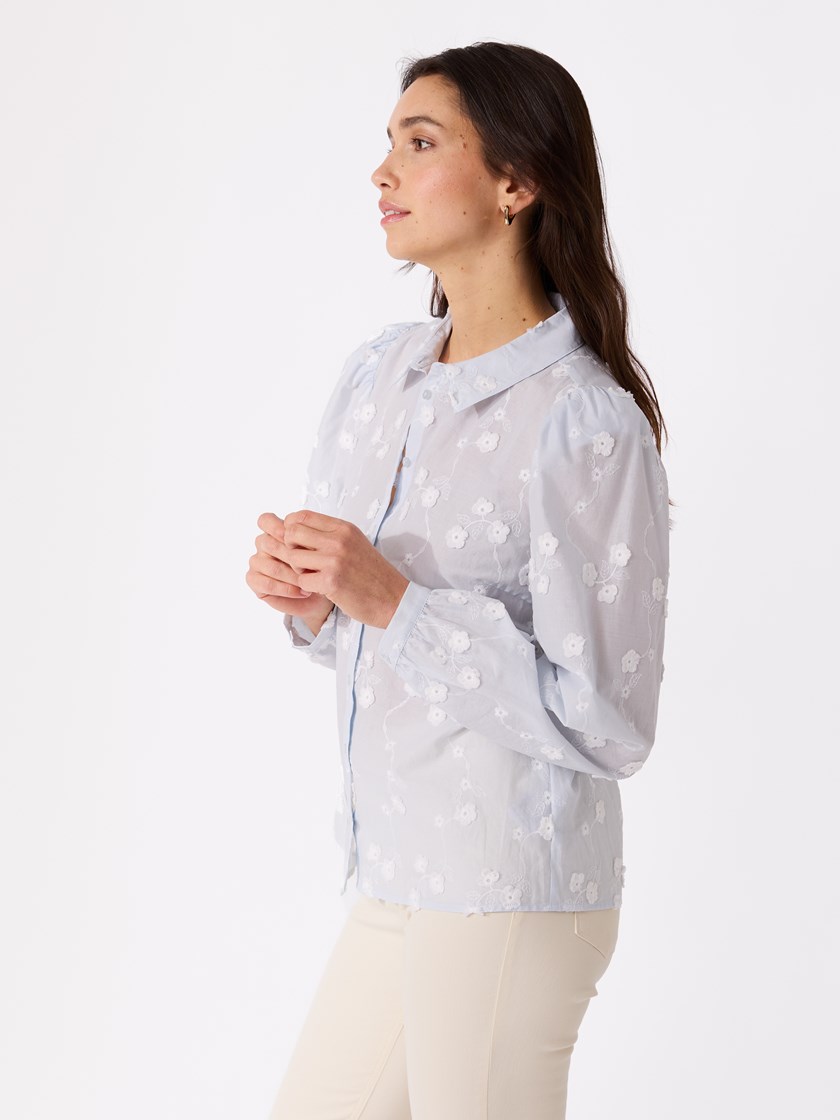 7514728 T24 DIVERSE MP 145_T24_Johanne blondeskjorte T24_Johanne blondeskjorte T24 7514728.jpg_