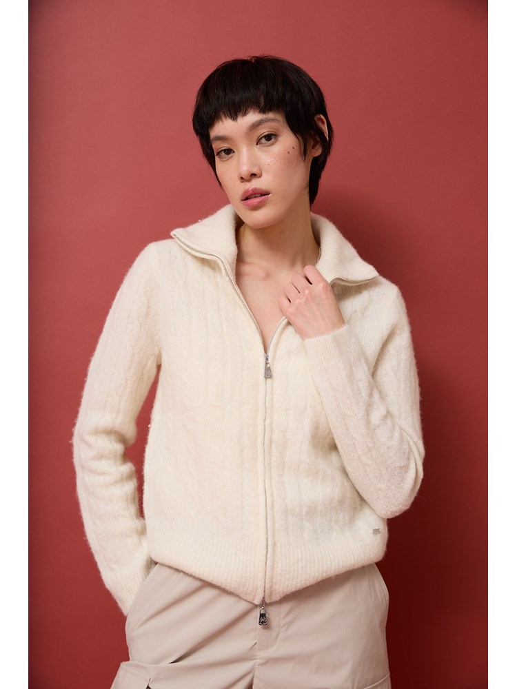 Fia cardigan JP_Red_Background_55_Fia cardigan O79 7509186.jpg_