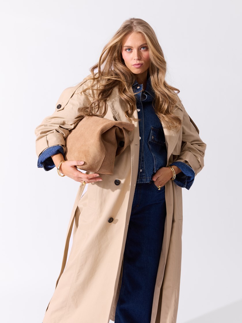 7514488 A9S Reel look 1 Bea 86_A9S_Bloomsbury trenchcoat A9S.jpg_