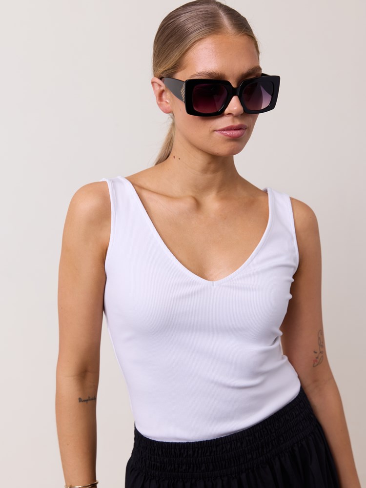 Marthe singlet solbriller 5 3_Marthe singlet O68 7512024.jpg_