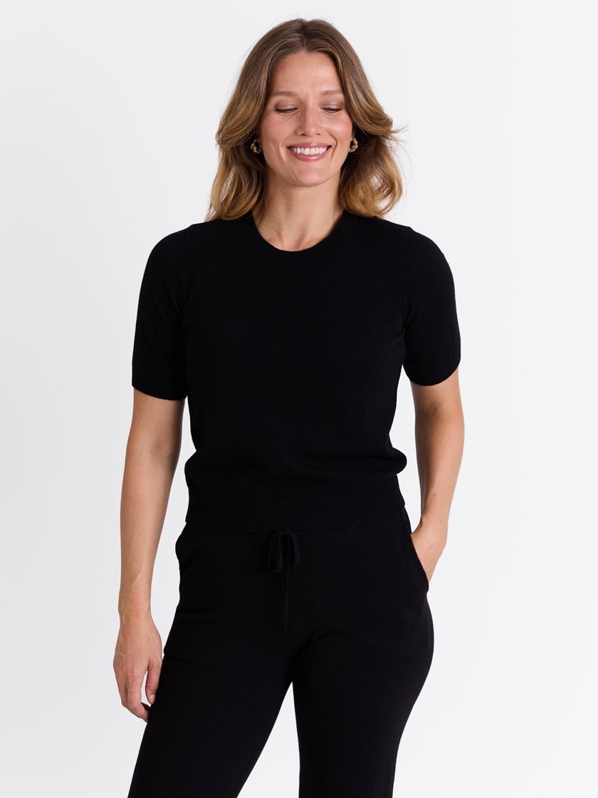 7513908 ID2 Vita t skjorte 3_Vita merinotopp ID2_Vita merinotopp ID2 7513908.jpg_