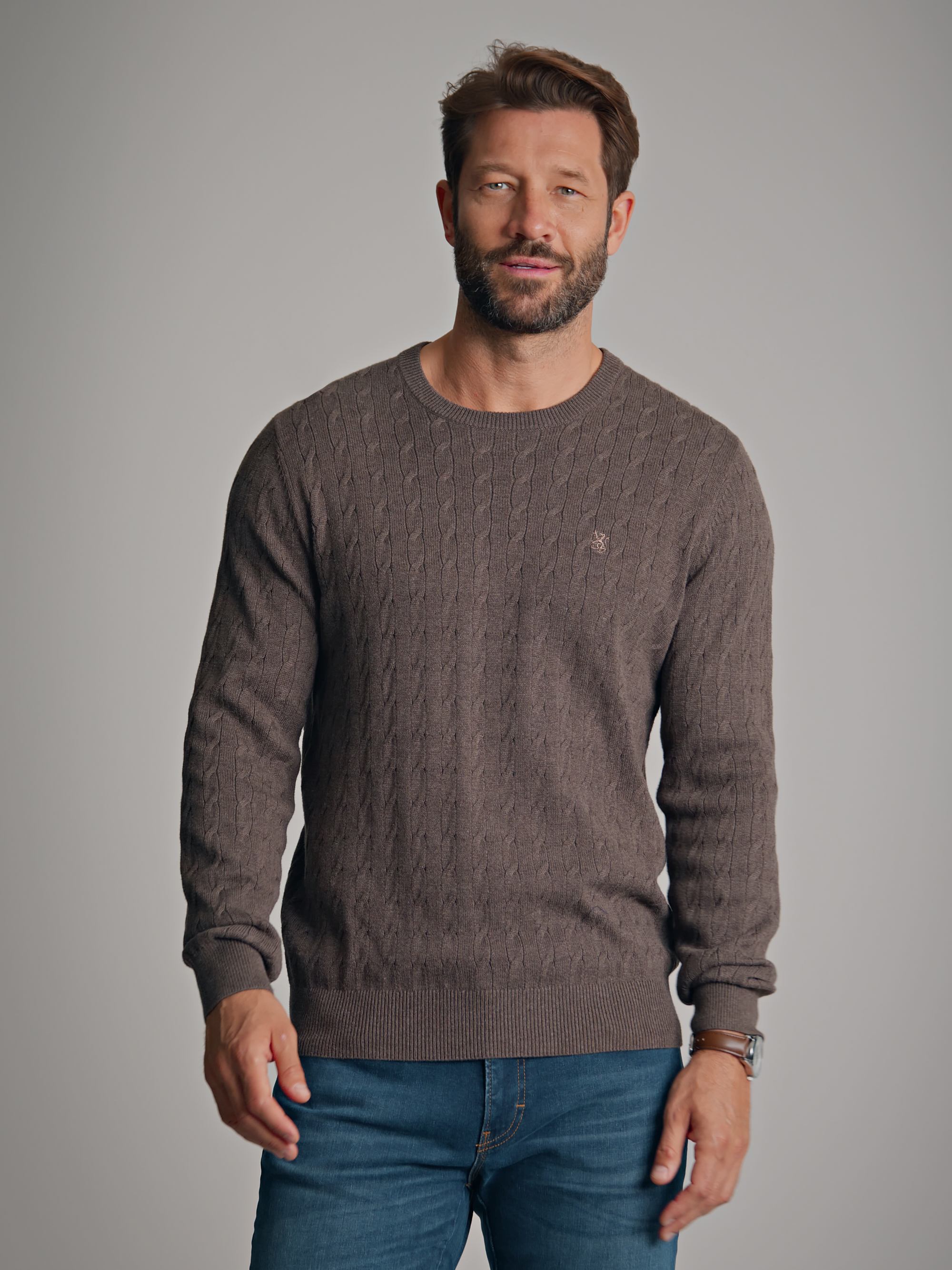 Coast kabelstrikk i brun